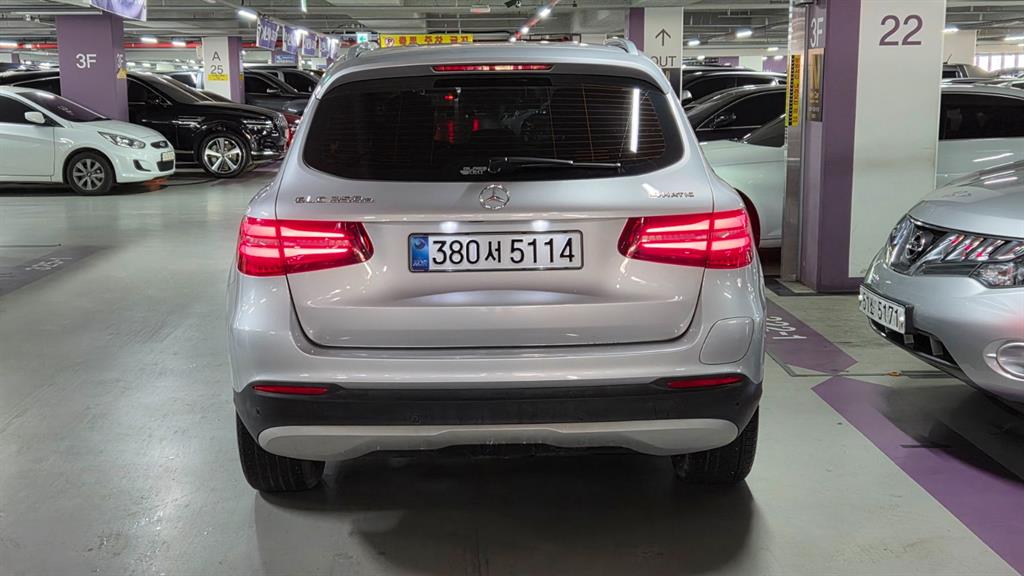 Mercedes Benz GLC Class - Vista 5