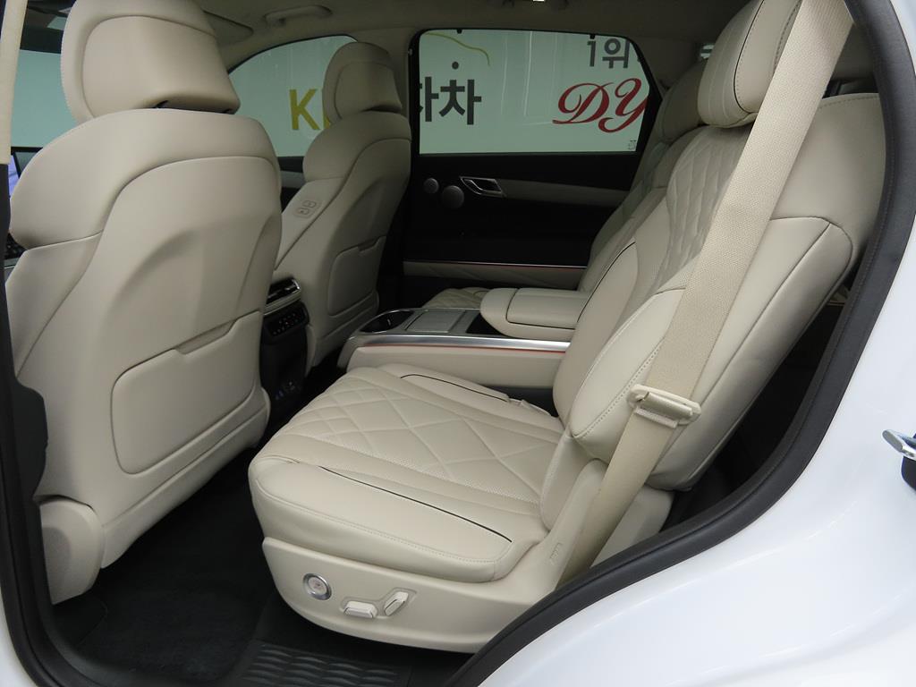 Genesis GV80 - Vista 7