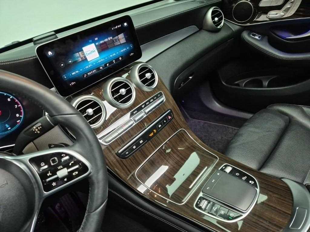 Mercedes Benz GLC Class - Vista 10