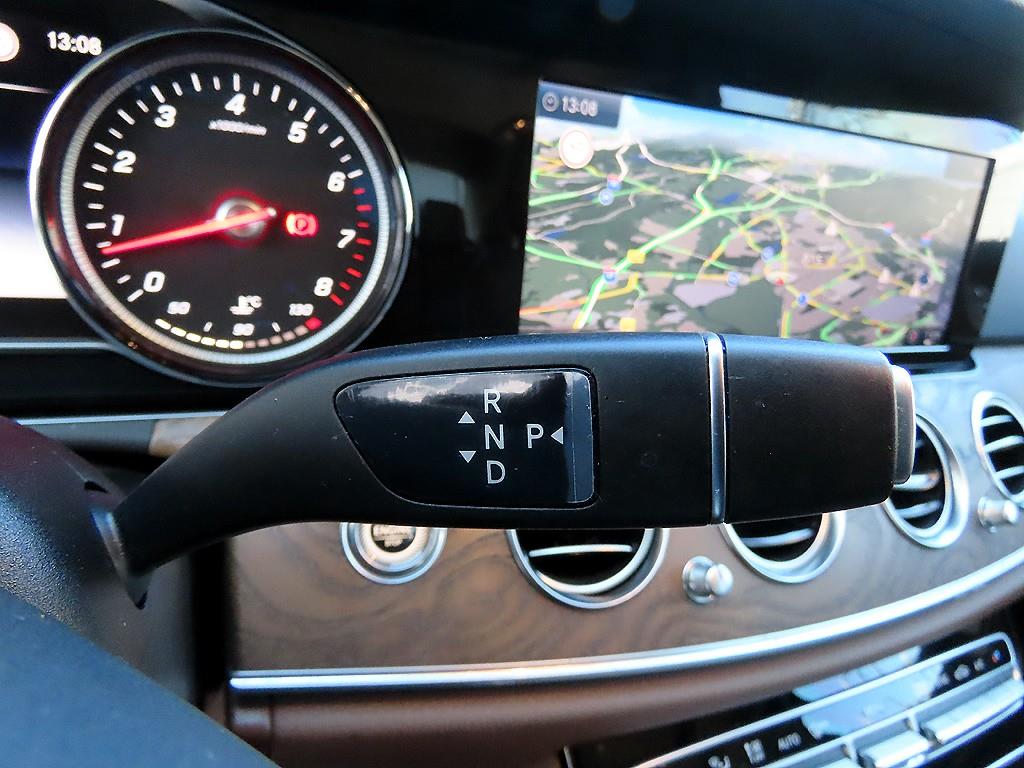 Mercedes Benz E class - Vista 11