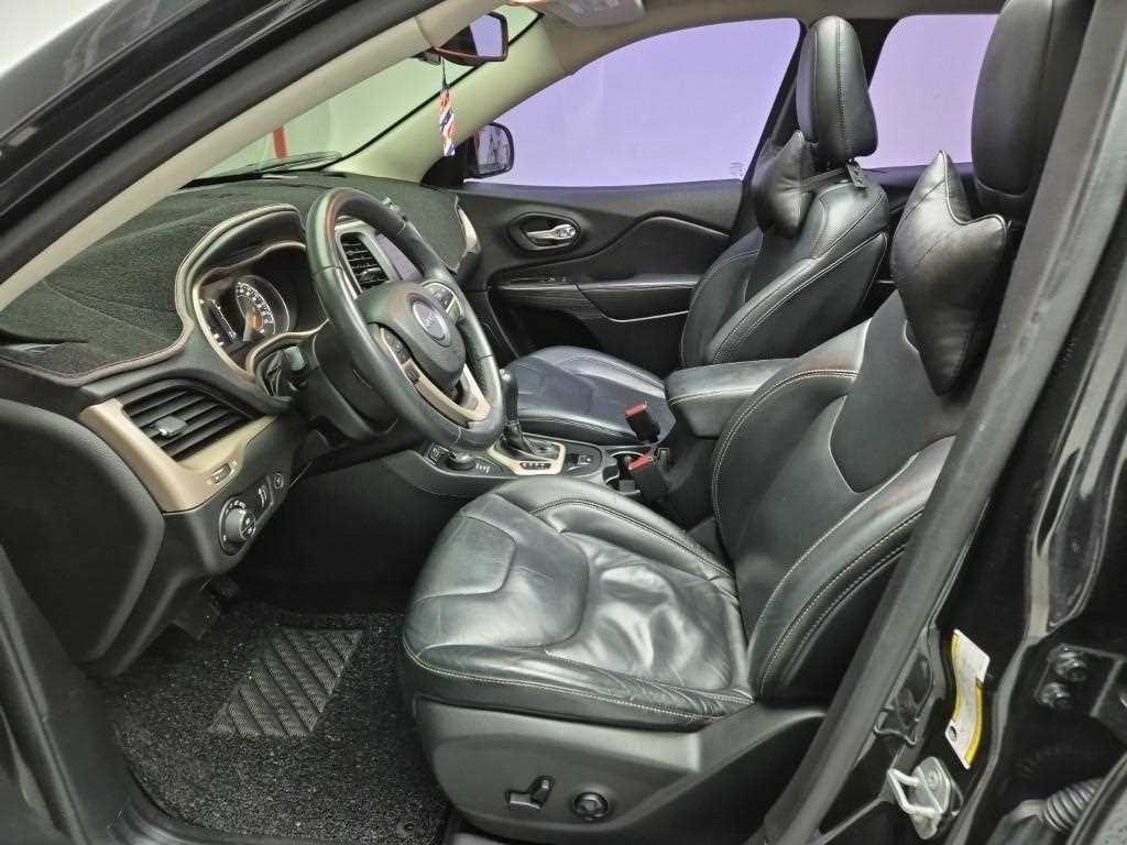 Jeep Cherokee - Vista 11