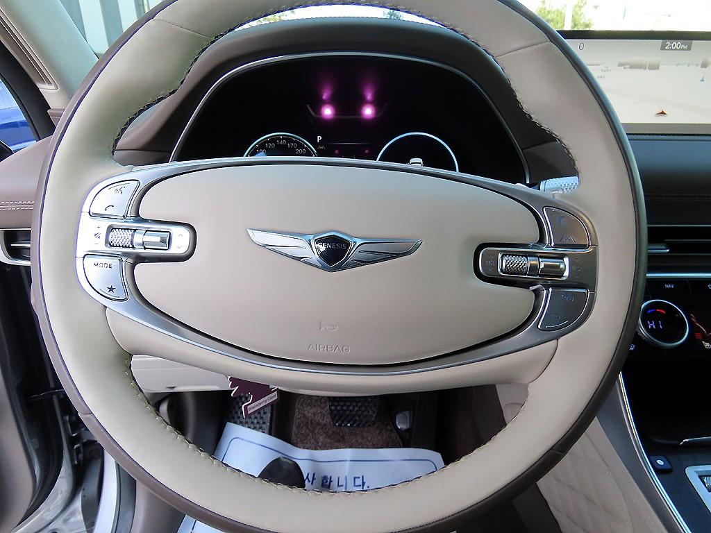 Genesis GV80 - Vista 8