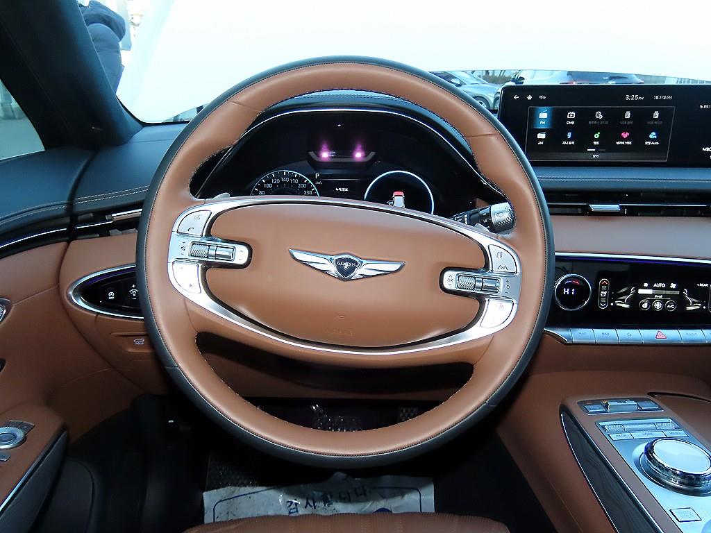 Genesis GV70 - Vista 8