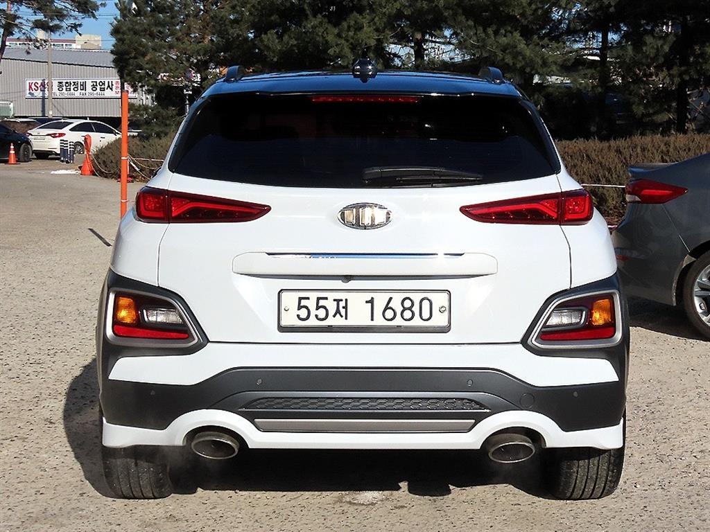 HYUNDAI Kona - Vista 4