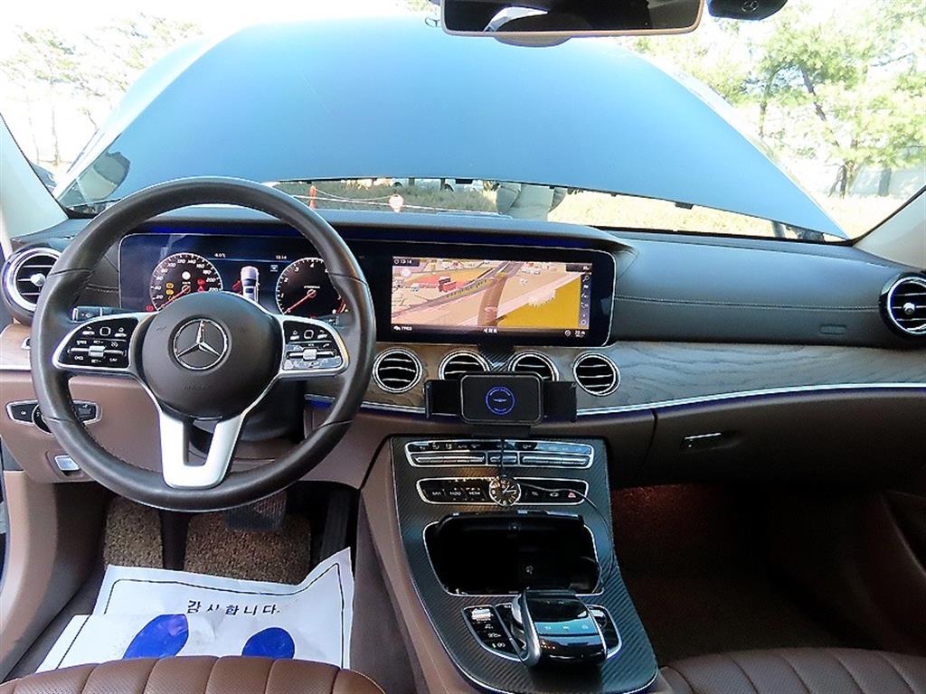 Mercedes Benz E class - Vista 7