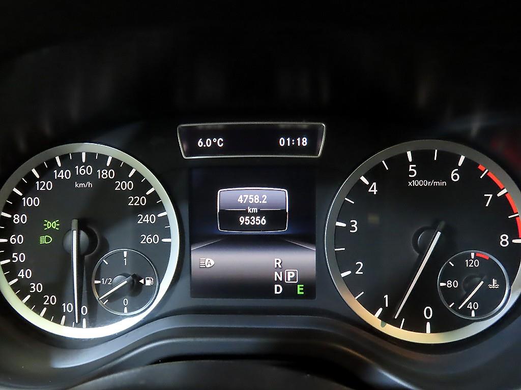 Infiniti Q - Vista 9