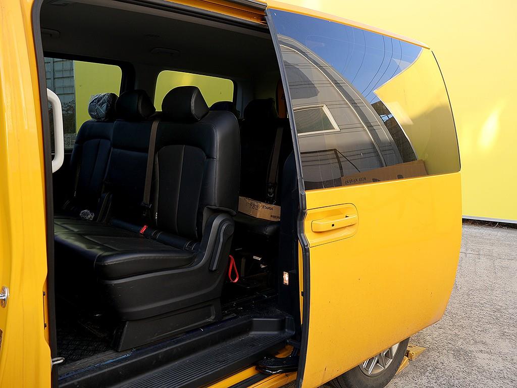 HYUNDAI Staria 2022 Amarillo - Importación desde Corea - HF Imports Iquique - Foto 16