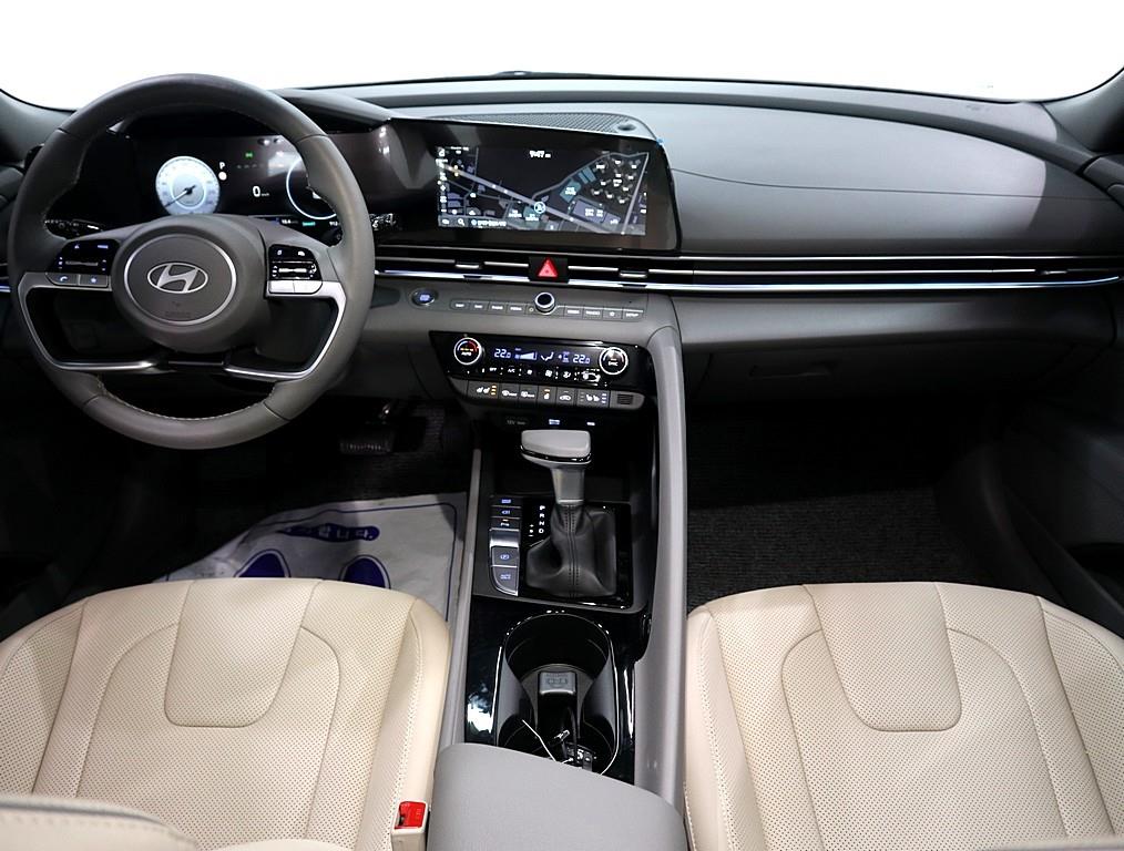 HYUNDAI Avante - Vista 5