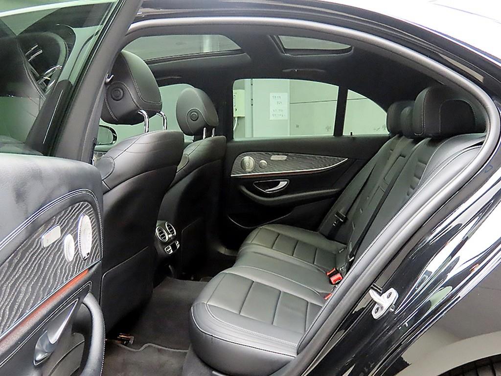 Mercedes Benz E class - Vista 6