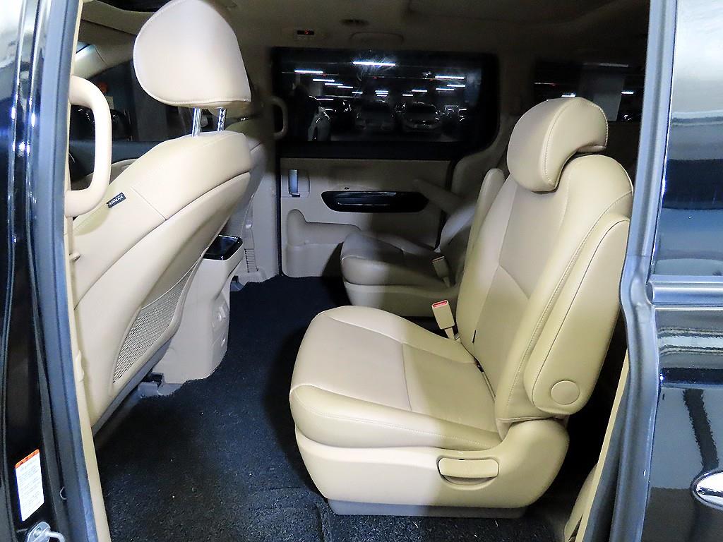 KIA Carnival - Vista 7
