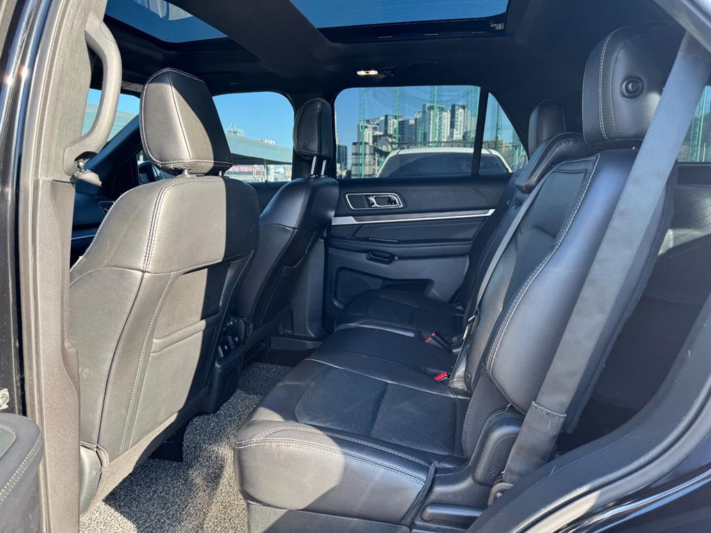 Ford Explorer - Vista 9