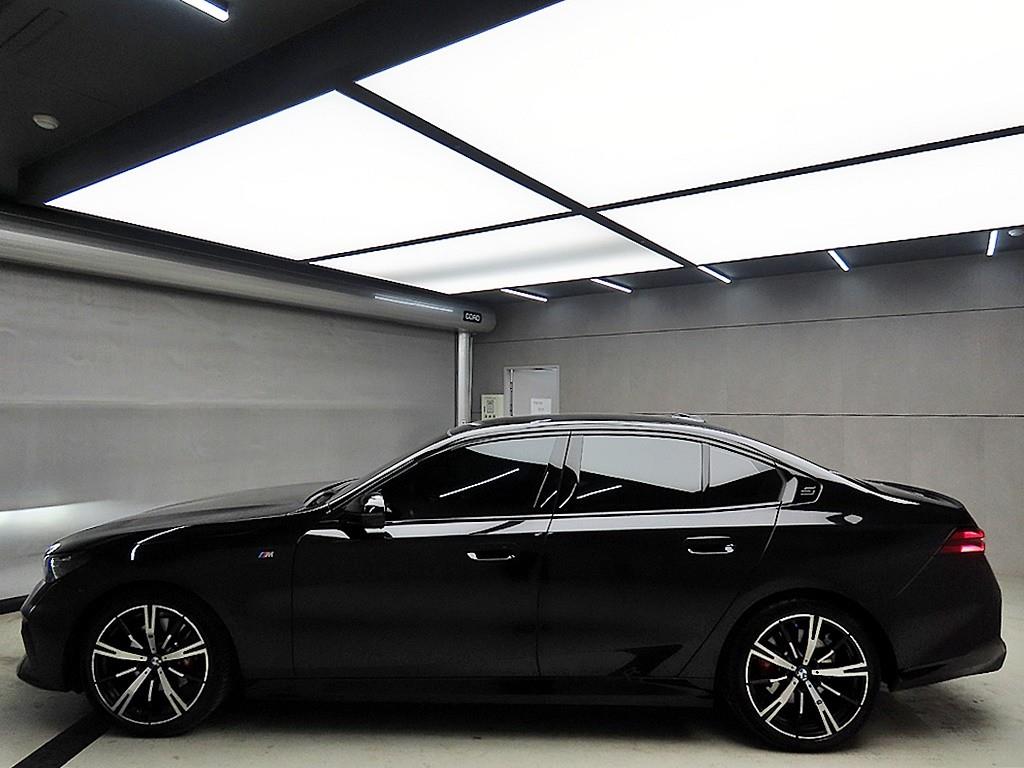 BMW 5 Series - Vista 4