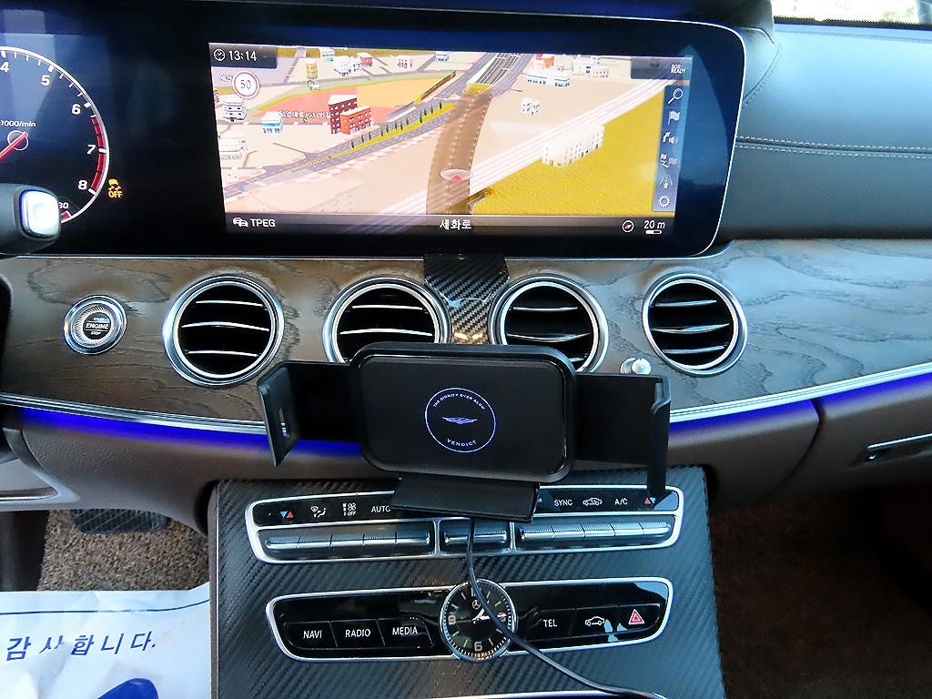 Mercedes Benz E class - Vista 12