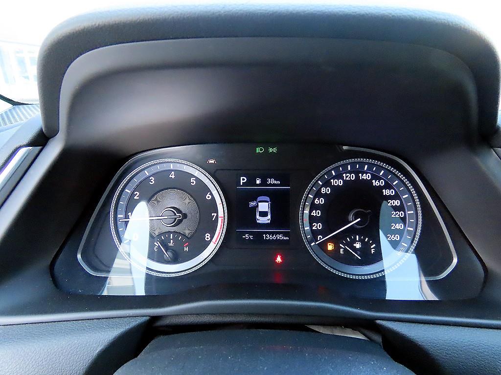 HYUNDAI Sonata - Vista 9