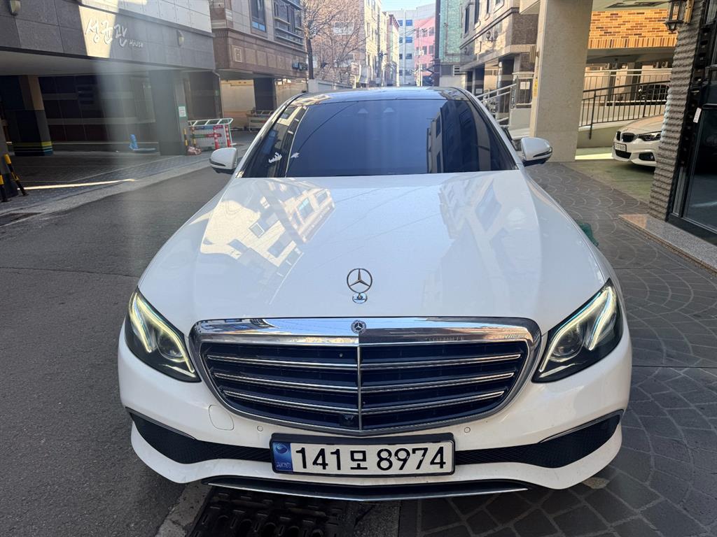 Mercedes Benz E class 2017 Blanco - Importación desde Corea - HF Imports Iquique - Foto 1