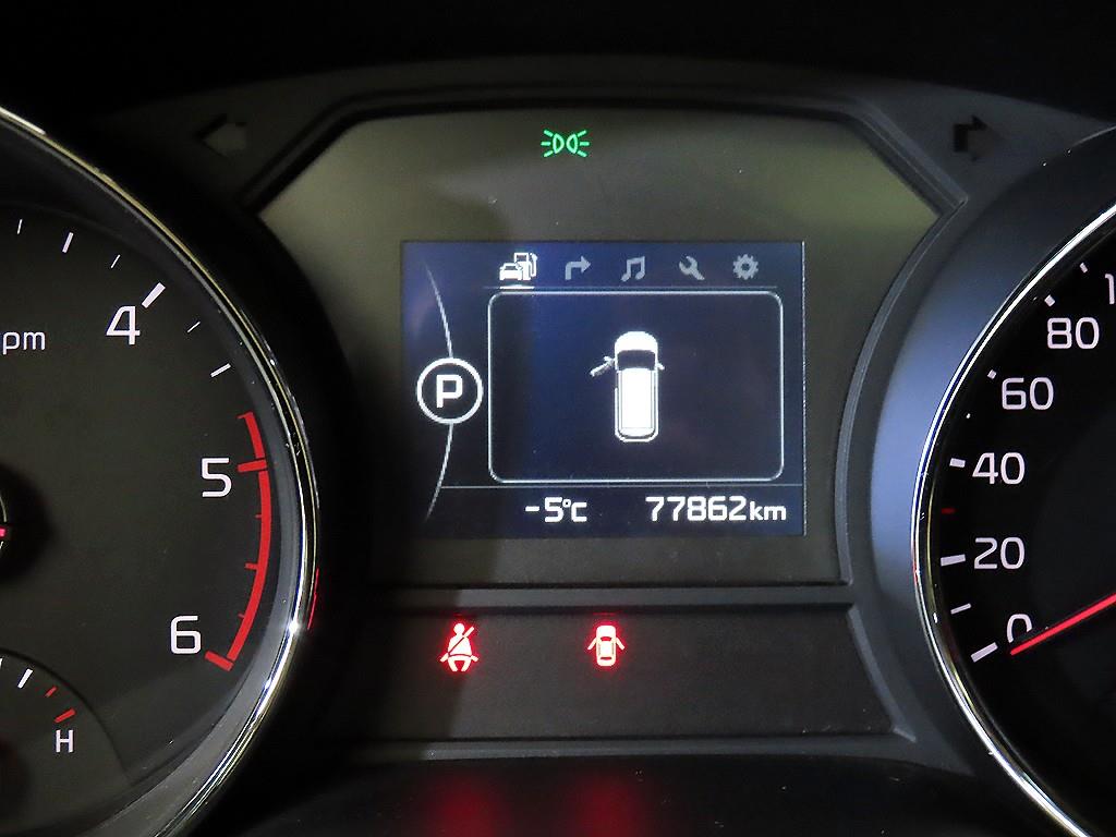 KIA Carnival - Vista 10