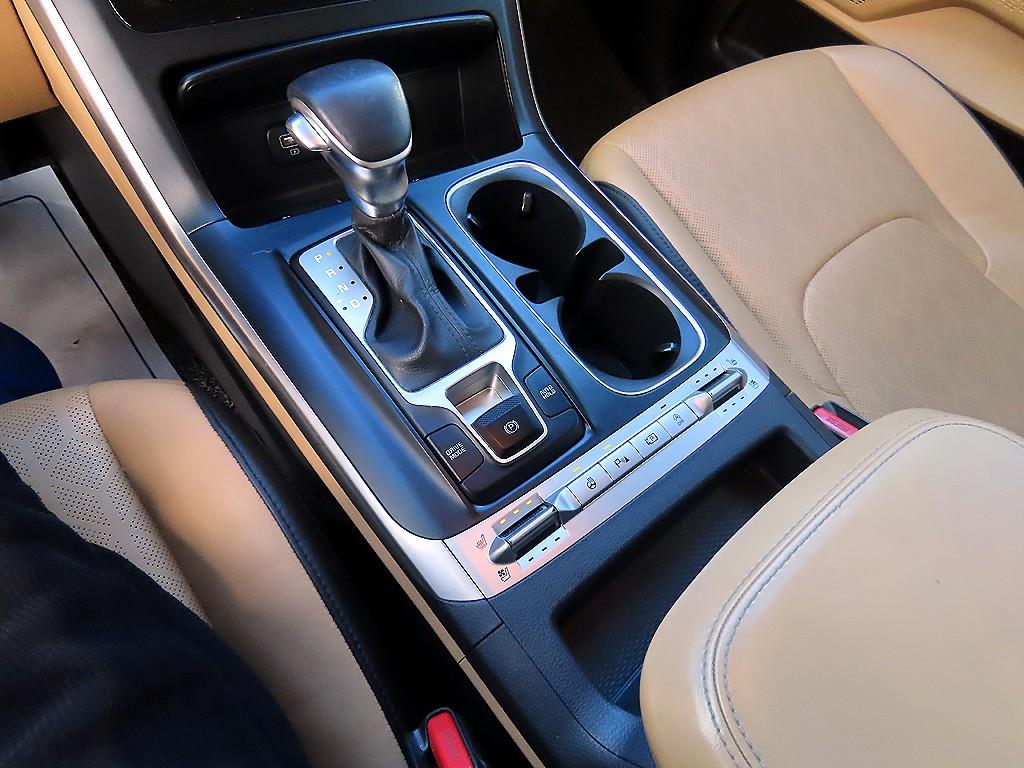 KIA Carnival - Vista 11