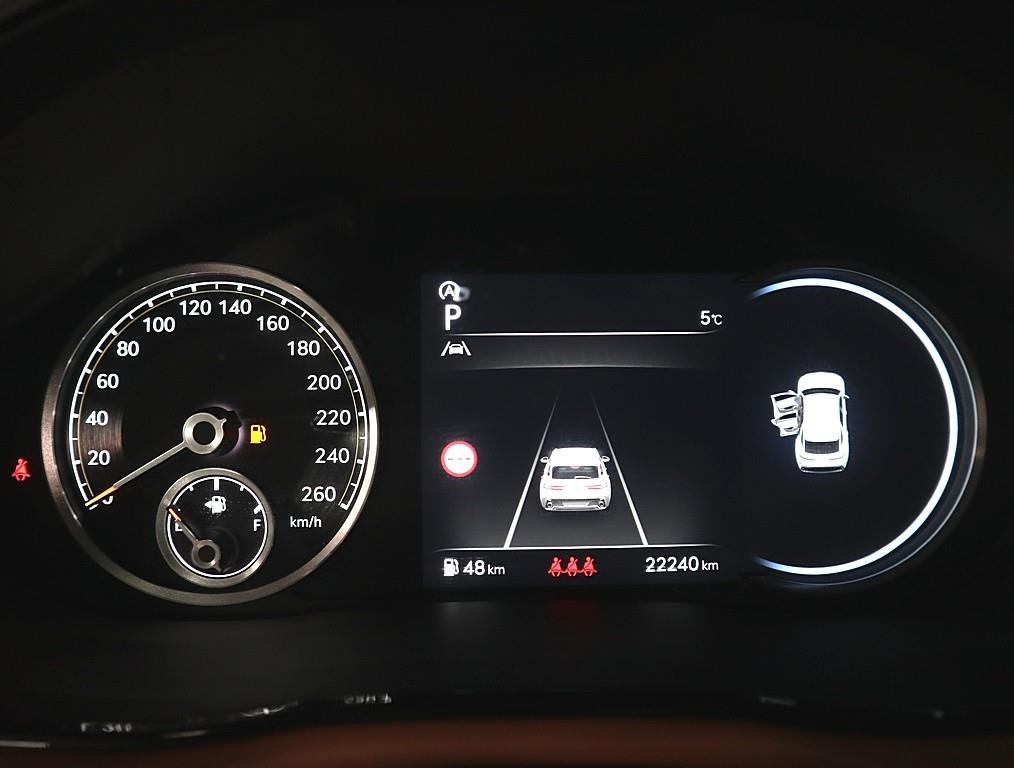 Genesis GV70 - Vista 7