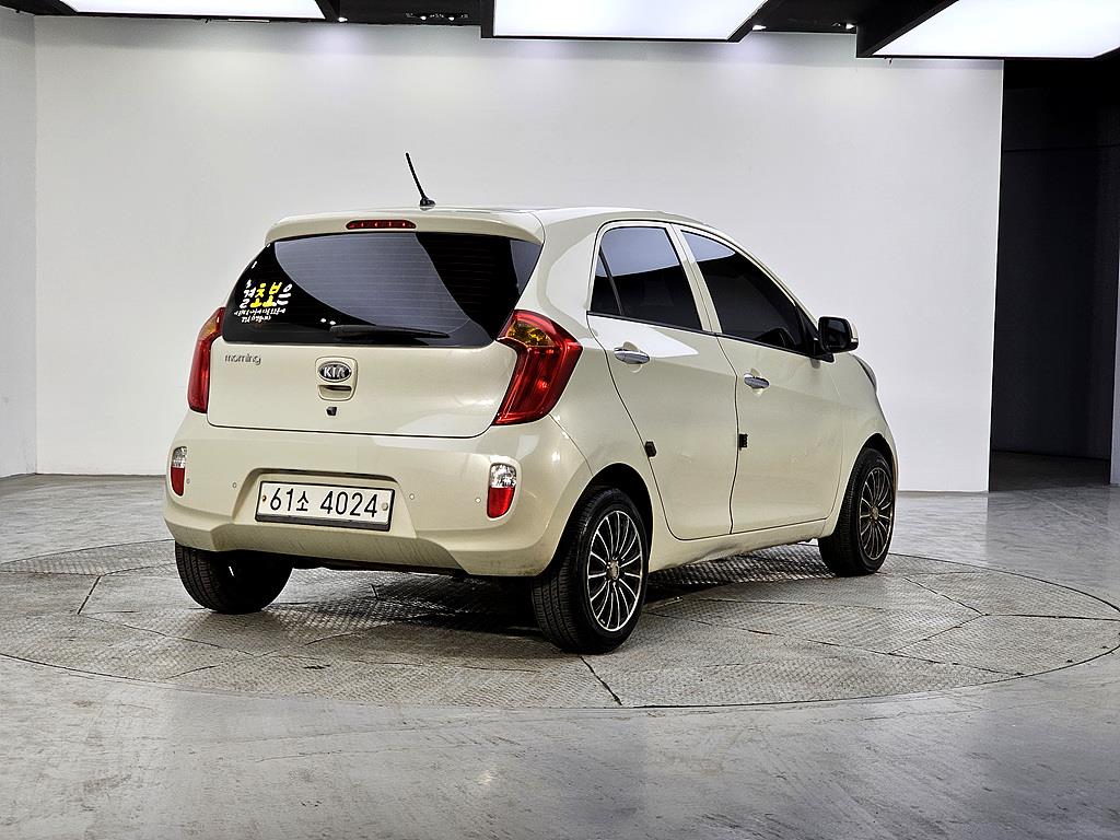 KIA Morning - Vista 4