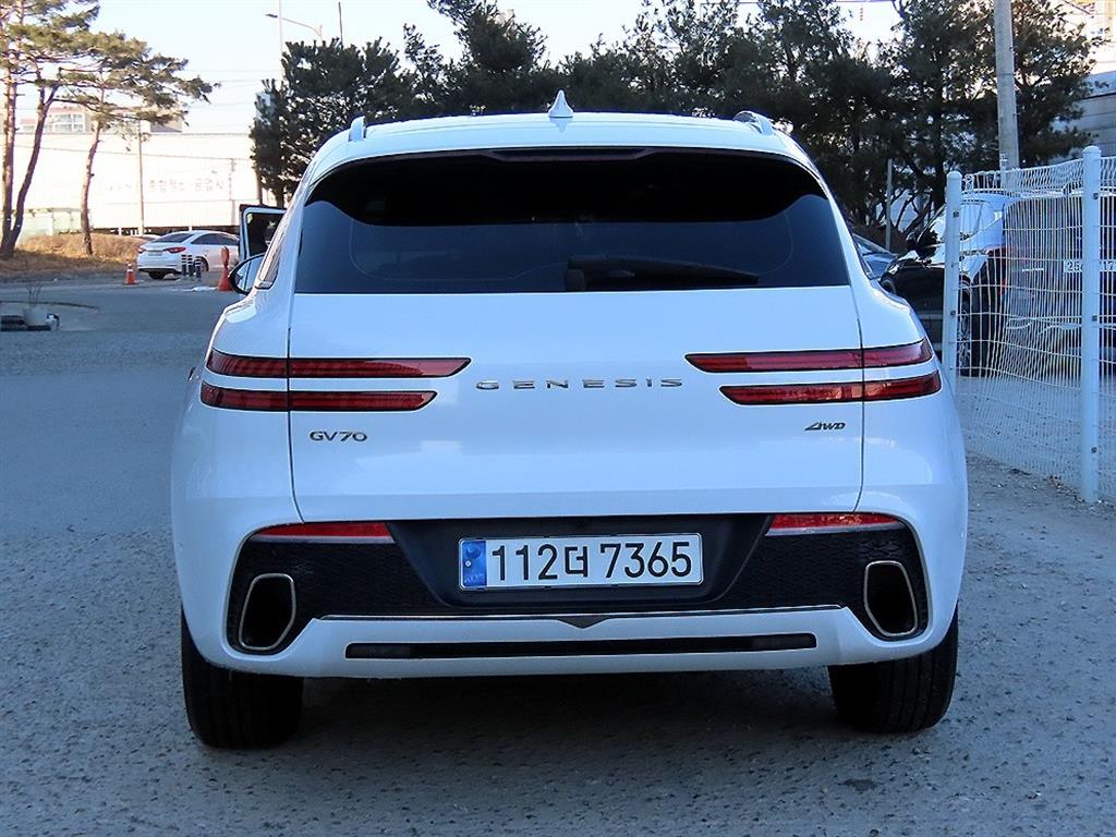 Genesis GV70 - Vista 4