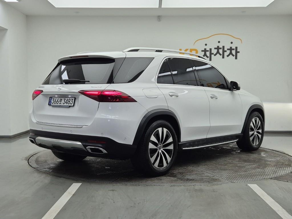 Mercedes Benz GLE Class - Vista 4