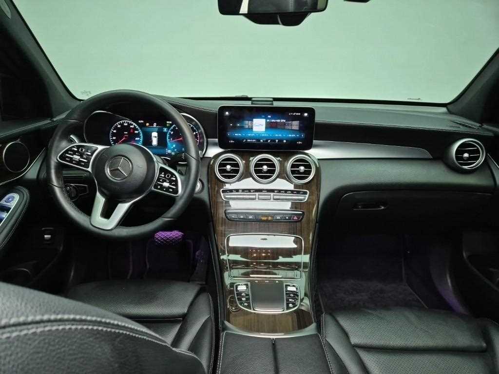 Mercedes Benz GLC Class - Vista 7