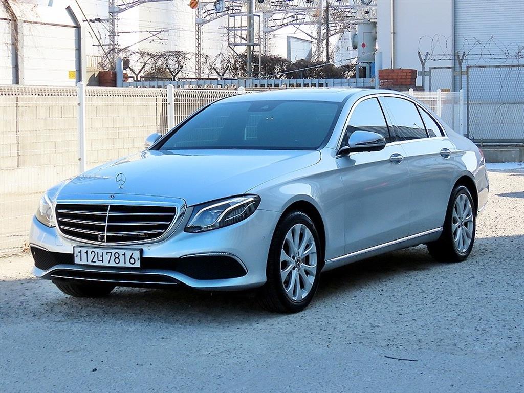 Mercedes Benz E class - Vista 2
