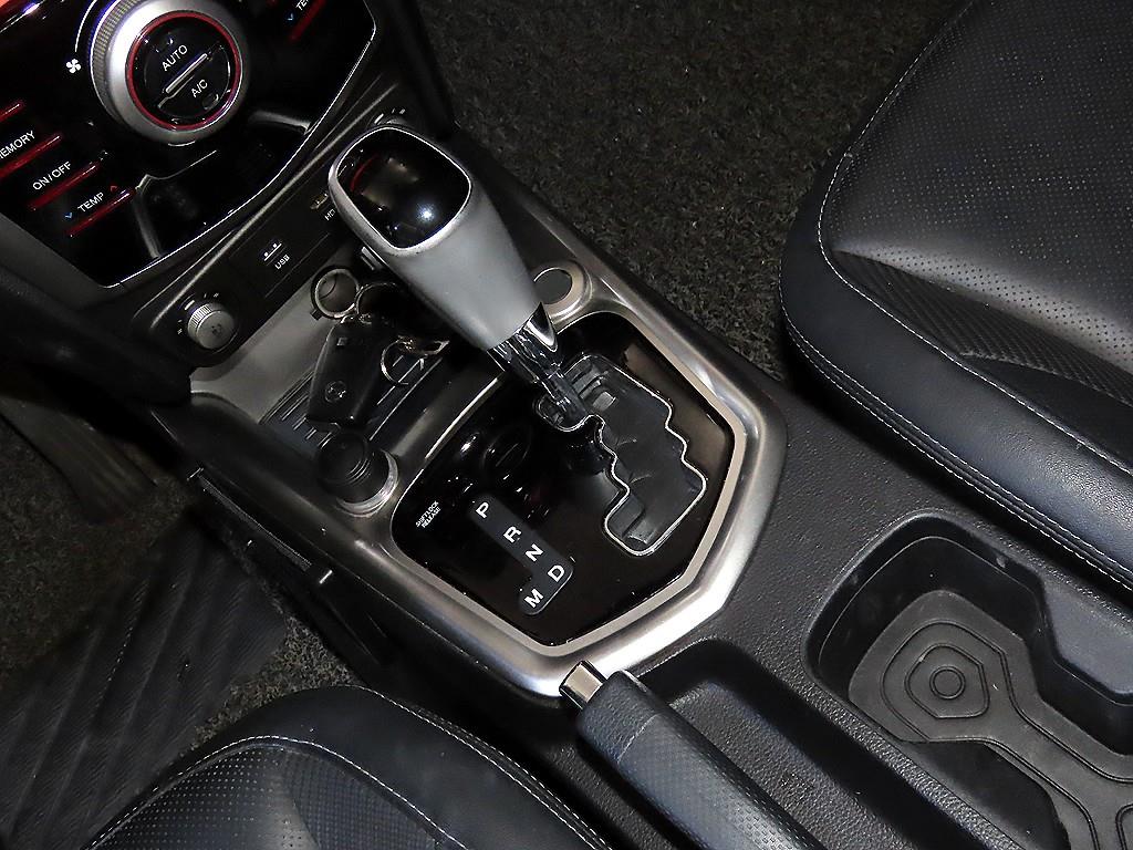 Ssangyong Tivoli - Vista 12