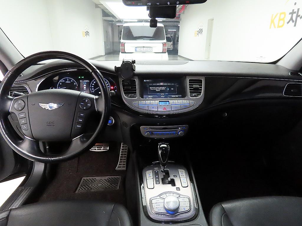 HYUNDAI Genesis - Vista 8