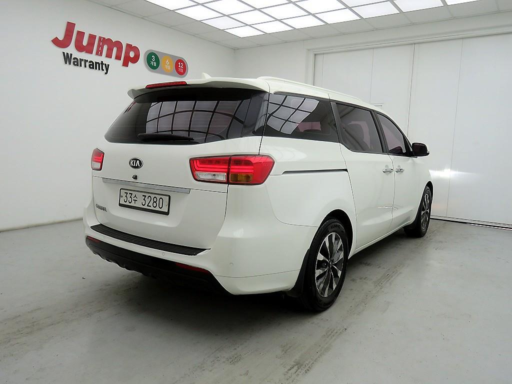 KIA Carnival - Vista 4