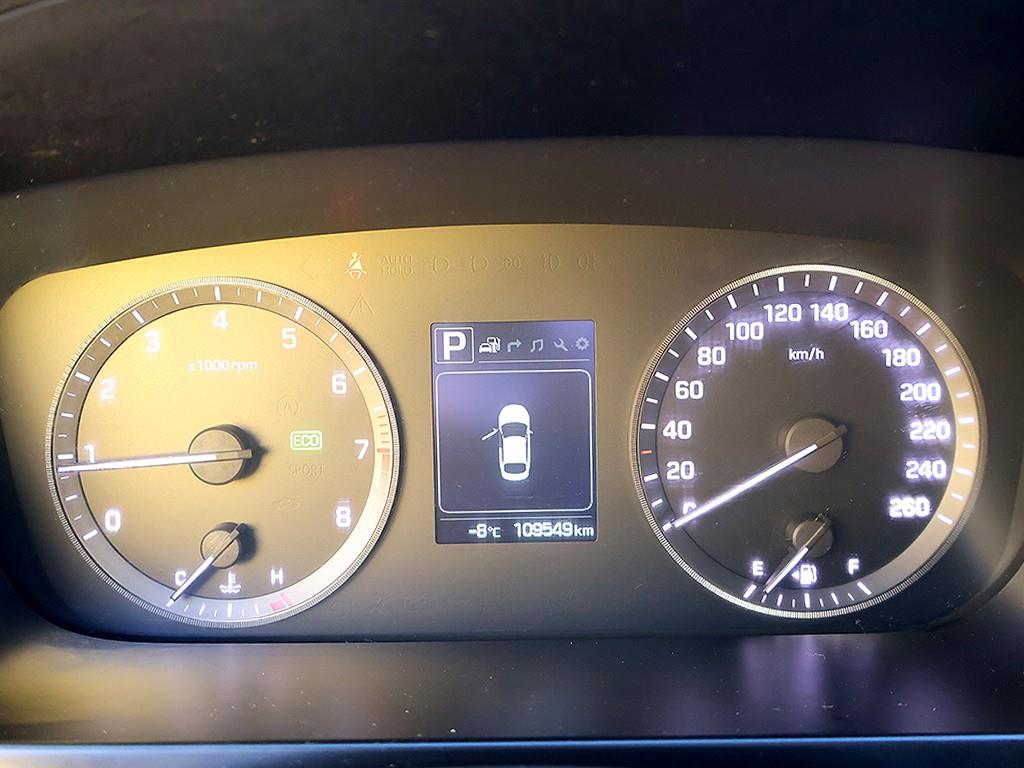 HYUNDAI Sonata - Vista 11