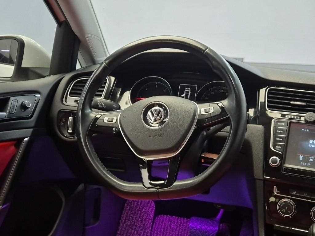 Volkswagen Golf - Vista 9