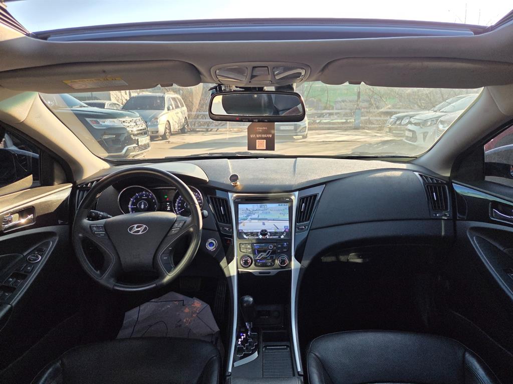 HYUNDAI Sonata - Vista 6