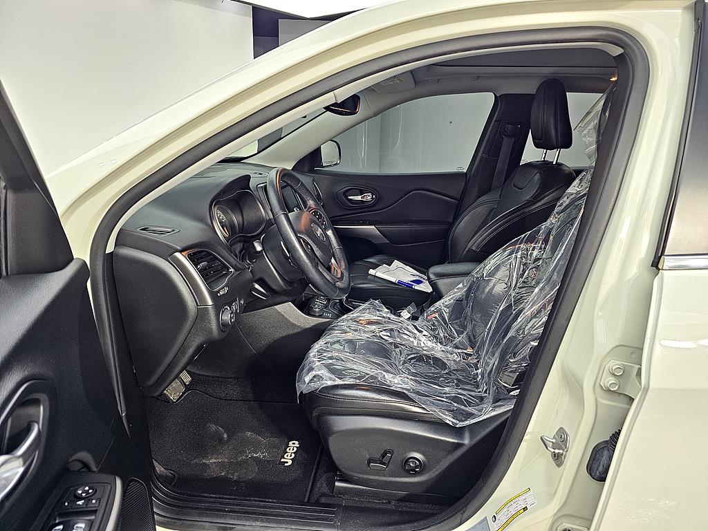 Jeep Cherokee - Vista 8