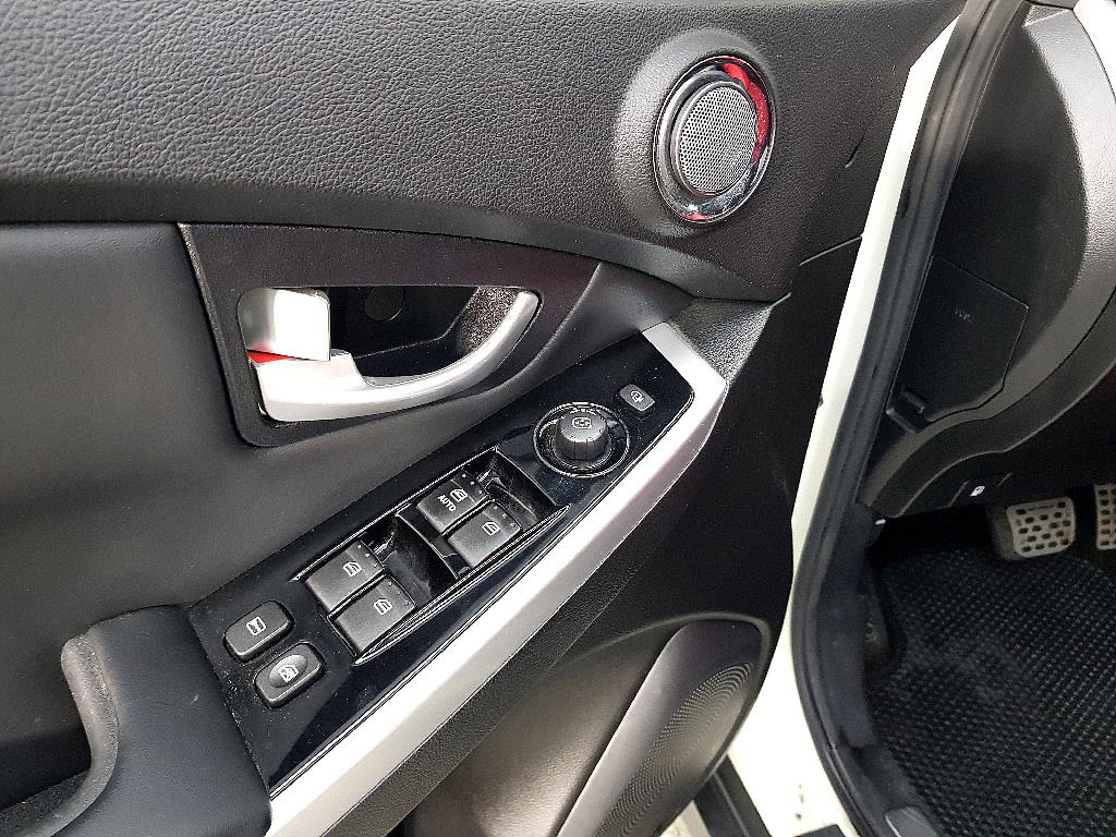 Ssangyong Korando - Vista 11