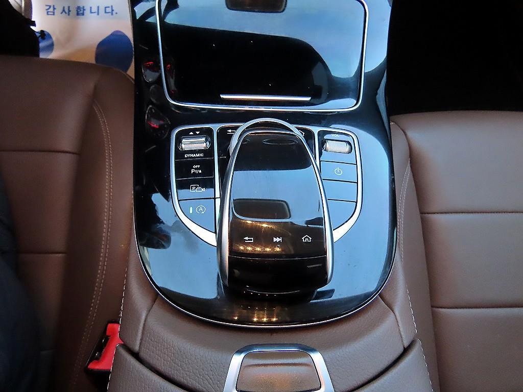 Mercedes Benz E class - Vista 12