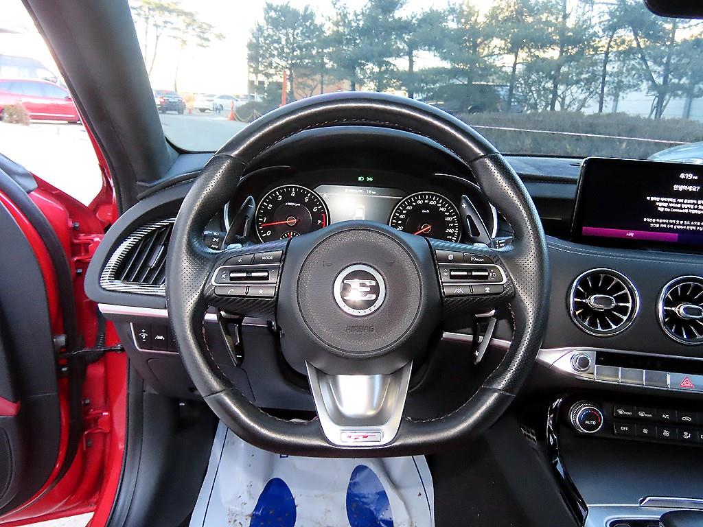 KIA Stinger - Vista 8