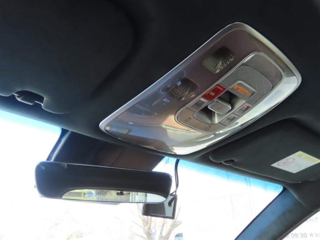 Genesis GV70 2023 Blanco - Importación desde Corea - HF Imports Iquique - Foto 10