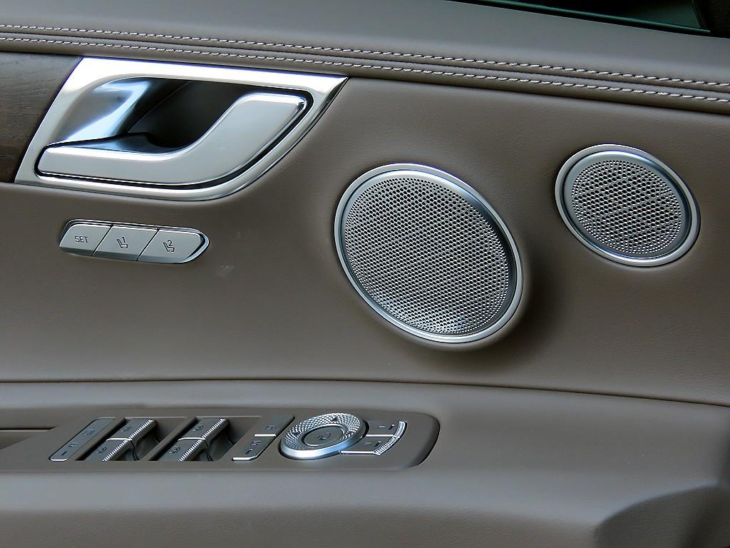 Genesis GV80 - Vista 12