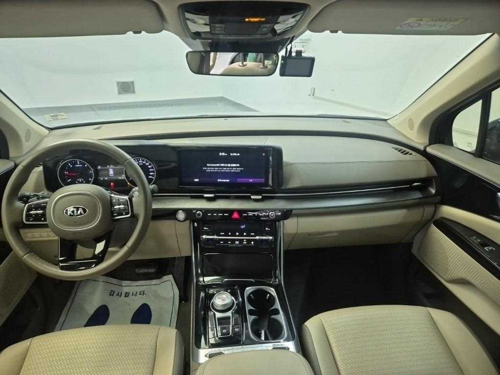 KIA Carnival - Vista 7