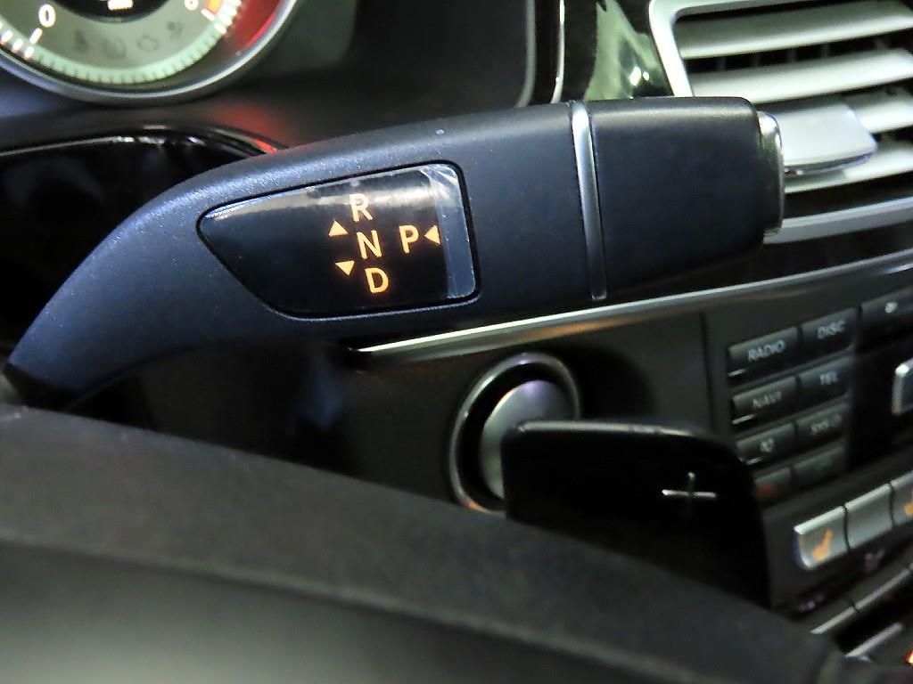 Mercedes Benz E class - Vista 12