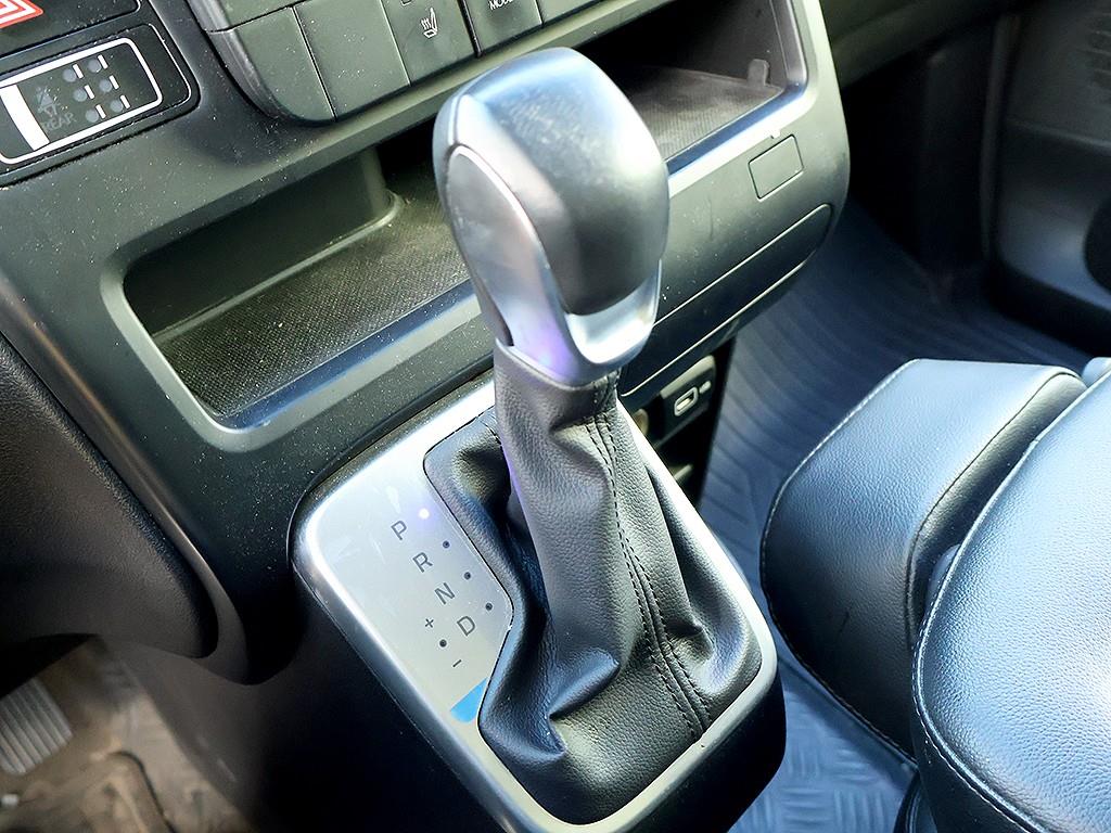 HYUNDAI Staria - Vista 9