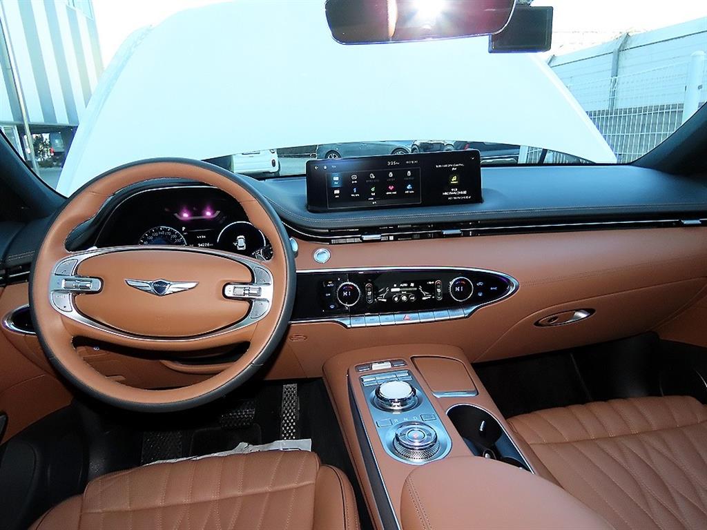 Genesis GV70 - Vista 7