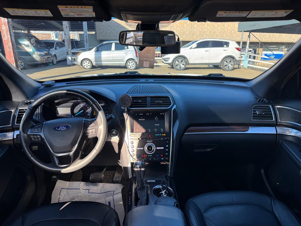 Ford Explorer - Vista 6