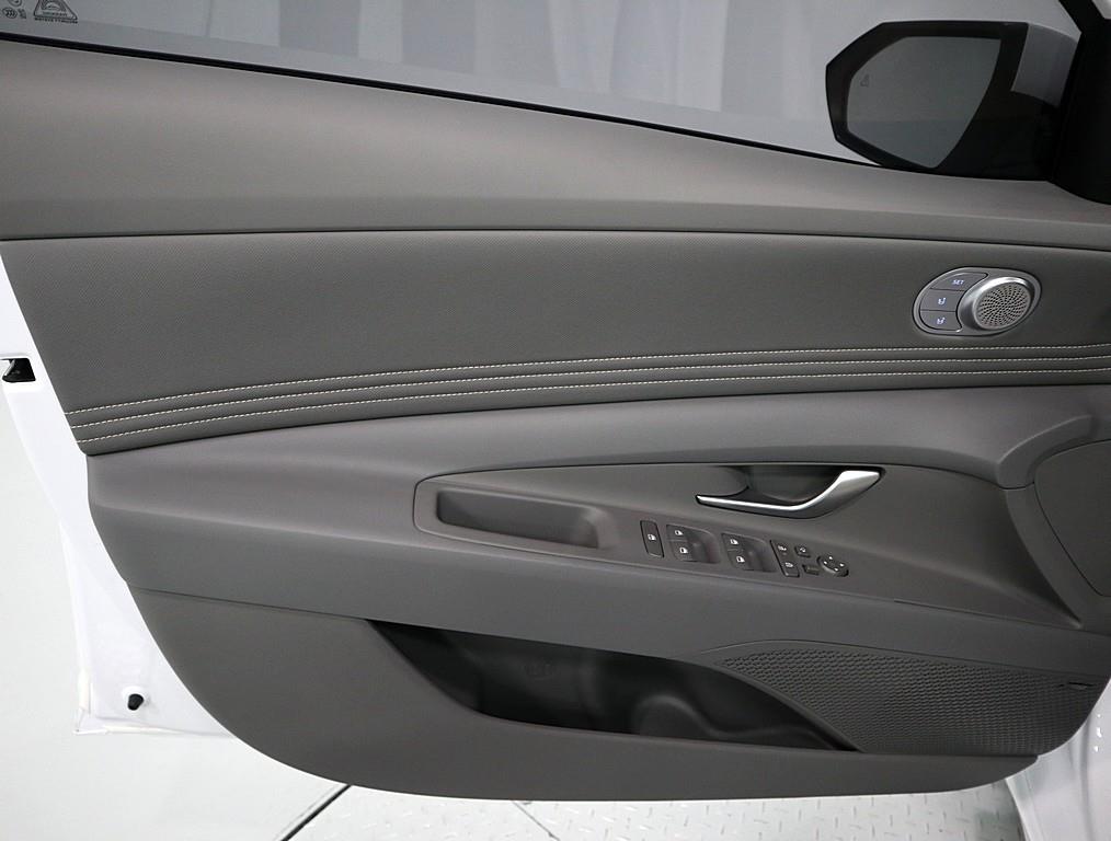 HYUNDAI Avante - Vista 8