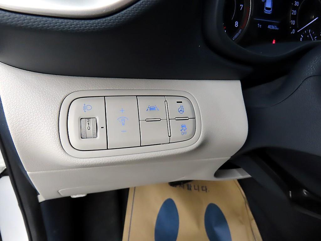 HYUNDAI Venue - Vista 12