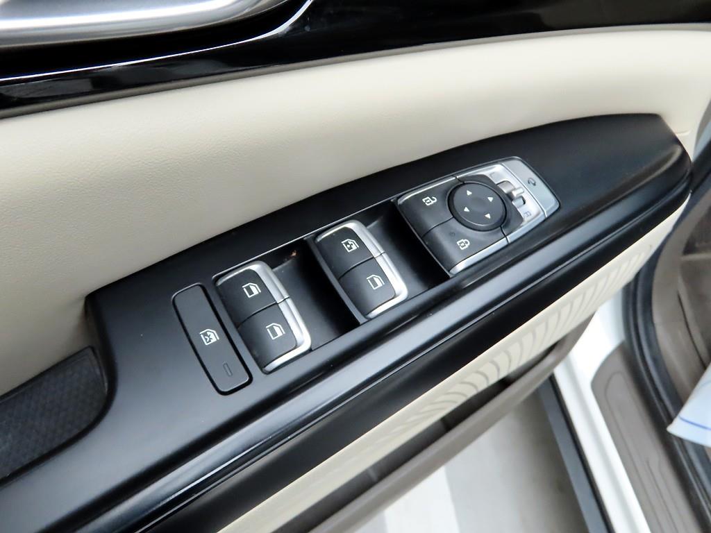 KIA Carnival - Vista 11