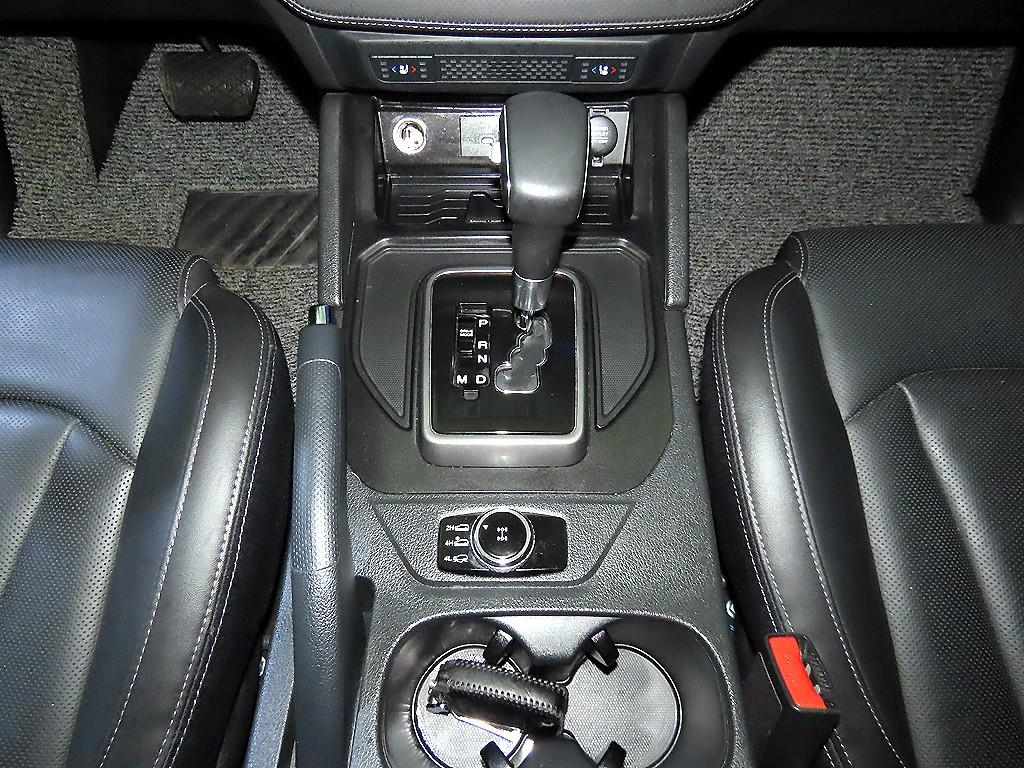 Ssangyong Rexton - Vista 12