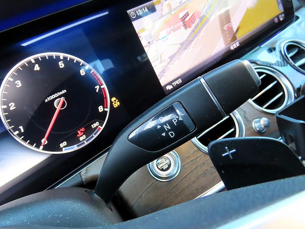 Mercedes Benz E class - Vista 11