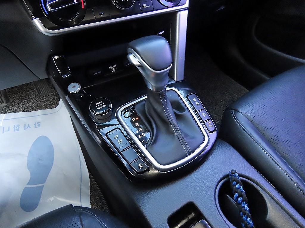 KIA Seltos - Vista 10